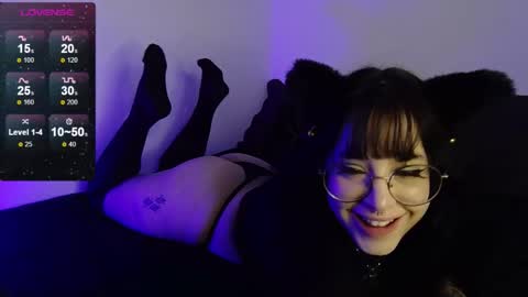 Snapshot of midnightkitten_ chatting on October 15, 11:27 pm Nana online show from October 15, 11:27 pm