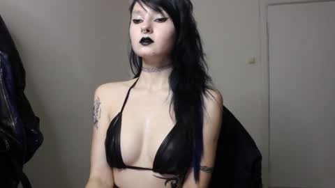 midnightsiren online show from November 11, 10:12 pm