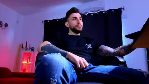 MightyAaron online show from January 18, 7:17 am