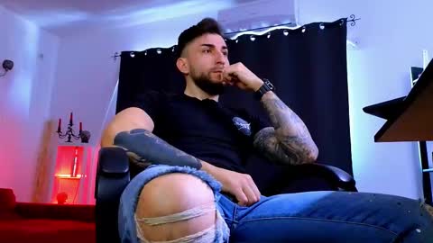 MightyAaron online show from February 22, 7:34 am