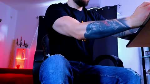 MightyAaron online show from April 29, 5:01 am