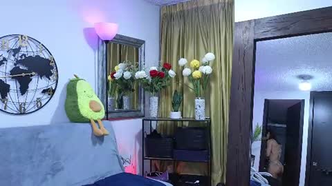 Laura online show from August 2, 1:51 am
