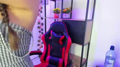 mii luu online show from October 23, 3:35 pm