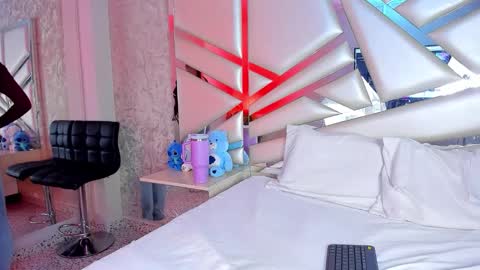 MIA 3 online show from December 18, 3:02 am