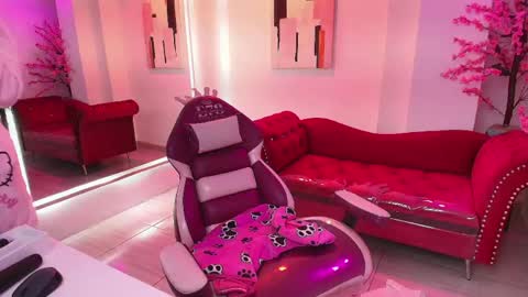 Miia  online show from April 25, 1:41 pm