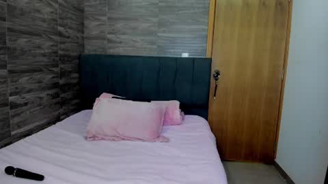 Mia online show from July 22, 2:57 am