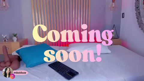 Mia online show from June 22, 11:39 am