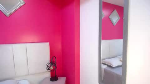 Snapshot of miia_colliins__ chatting on October 8, 1:06 pm Miia colliins   online show from October 8, 1:06 pm