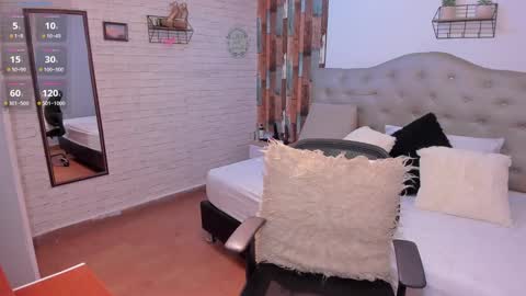 Mia Jhones online show from January 24, 11:34 pm