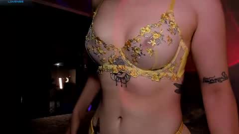 Mia Jhones online show from April 27, 2:42 am