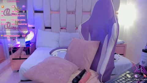 Miia Schwarz  online show from February 7, 3:59 pm