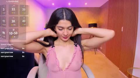 Mia online show from November 1, 11:42 am