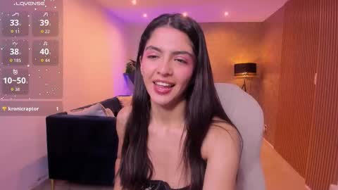 Mia online show from October 27, 10:59 am