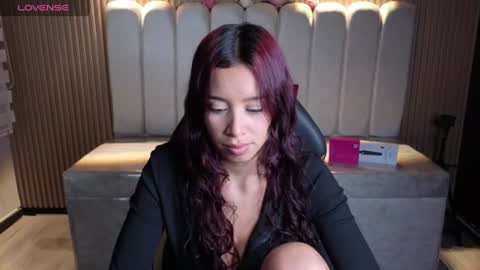 miiaa_evans1 online show from August 8, 8:30 pm