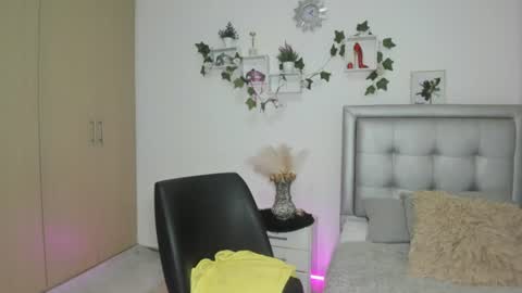 miiaa_k online show from July 10, 10:53 am