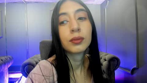 Snapshot of miilu__1 chatting on February 9, 3:22 am miilu  online show from February 9, 3:22 am