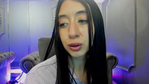 Snapshot of miilu__1 chatting on February 6, 9:32 am miilu  online show from February 6, 9:32 am