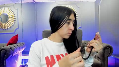 Snapshot of miilu__1 chatting on February 13, 9:51 am miilu  online show from February 13, 9:51 am