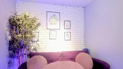 Snapshot of miilu__1 chatting on February 23, 12:37 pm miilu  online show from February 23, 12:37 pm