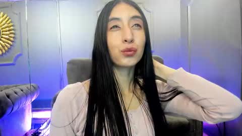 Snapshot of miilu__1 chatting on February 9, 6:33 am miilu  online show from February 9, 6:33 am
