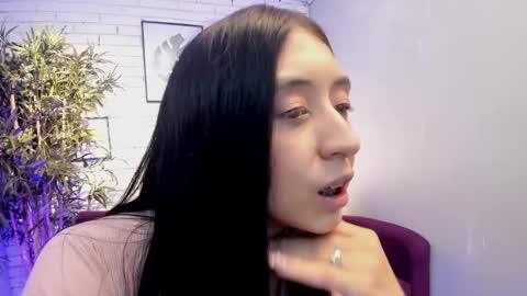 Snapshot of miilu__1 chatting on March 2, 2:19 am miilu  online show from March 2, 2:19 am