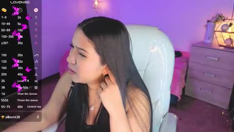 Snapshot of miiss_greyy chatting on October 21, 12:32 pm miiss_greyy online show from October 21, 12:32 pm