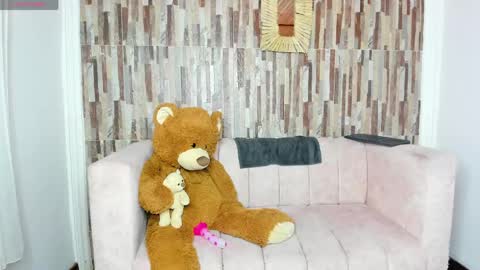 miissy__ online show from May 4, 9:54 pm