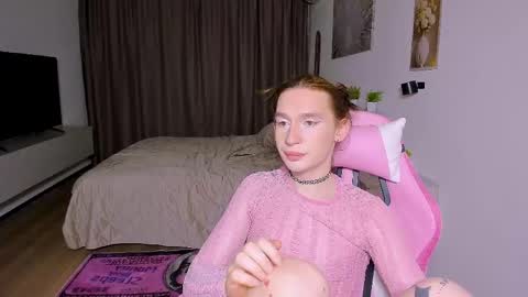 mikaella_nicole online show from May 24, 4:35 pm