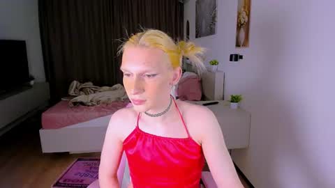 mikaella_nicole online show from June 22, 6:37 pm