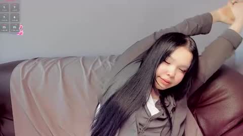 mikasssu online show from November 7, 9:45 am