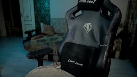 mike0xx online show from February 20, 5:04 pm