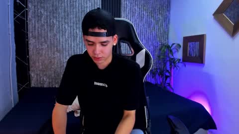 Mike 0233 online show from September 18, 5:22 am