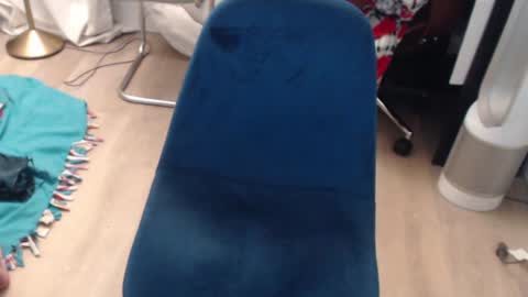 Snapshot of mike_davis44444 chatting on December 14, 1:27 am mike_davis44444 online show from December 14, 1:27 am