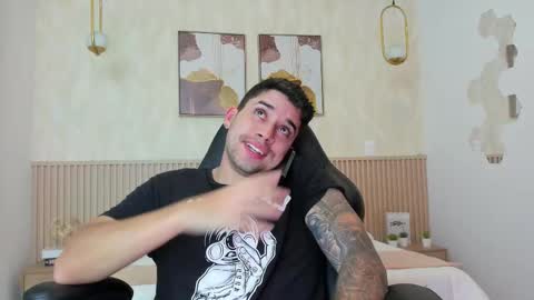 Snapshot of mike_montoya chatting on October 9, 10:04 pm Mike Montoya online show from October 9, 10:04 pm
