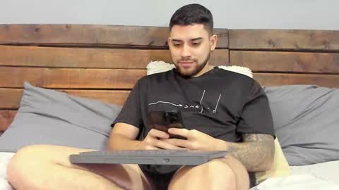 Mike Montoya online show from February 6, 2:59 am