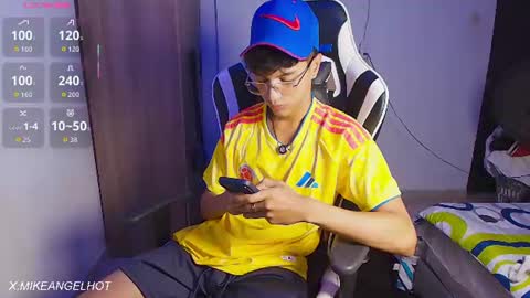 Mike Pineapple online show from June 19, 3:34 am