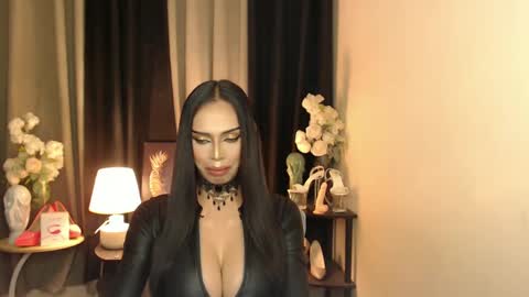 Mistress MikeyAlawi online show from February 6, 11:53 am