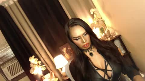 Mistress MikeyAlawi online show from March 8, 7:05 am