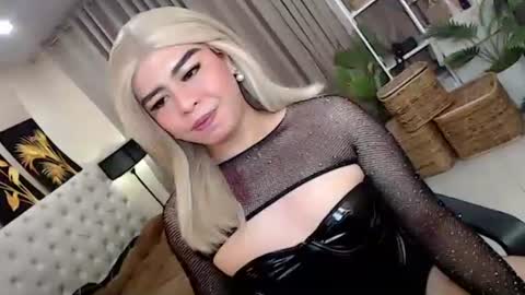 Theresa Luna online show from February 18, 7:24 pm