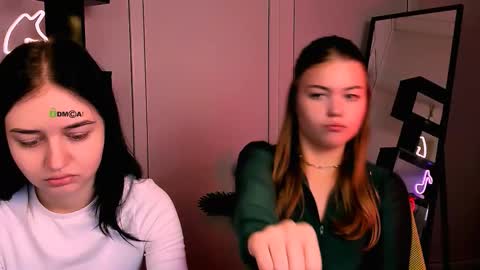 miki_ti online show from October 24, 9:10 am