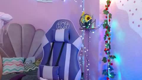 Mikka 3 online show from March 12, 1:48 pm