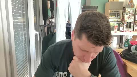 miklp8463 online show from March 10, 7:56 am