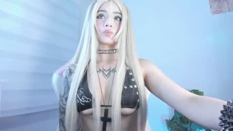 Emi  independent model online show from June 27, 1:11 am