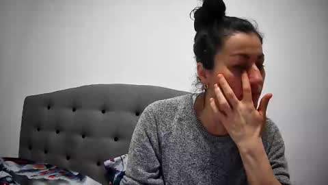 Mikyloveu online show from January 12, 3:30 pm