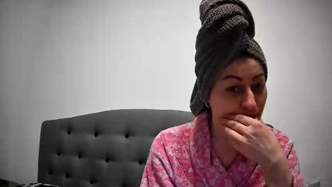 Mikyloveu online show from March 14, 4:55 pm