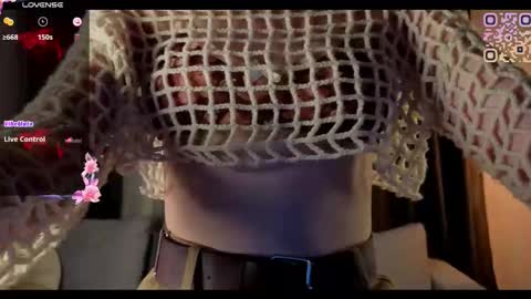 Milkiss online show from November 12, 8:55 pm