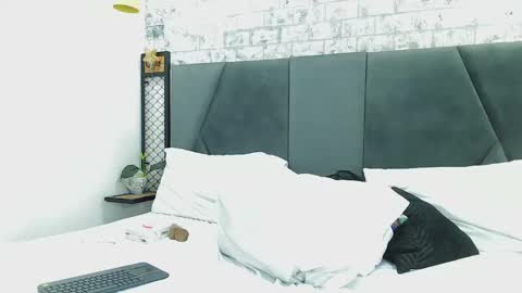 mila_adamss online show from March 12, 1:51 pm