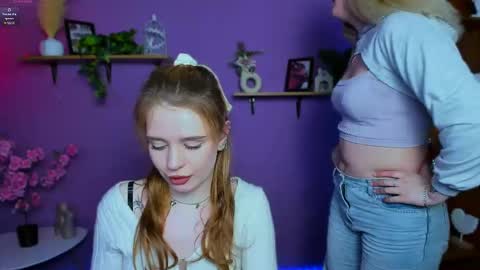 mila_glow online show from April 29, 2:38 am