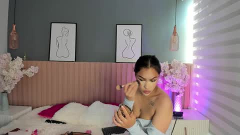mila_hank online show from March 4, 12:24 pm