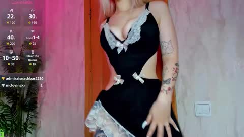 Snapshot of mila_kinor chatting on October 2, 1:04 am mila_kinor online show from October 2, 1:04 am